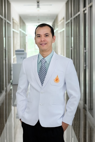 Dr.Nawatpong Chairat