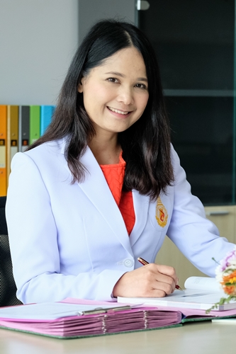Miss	Aomkhwan Timinkul