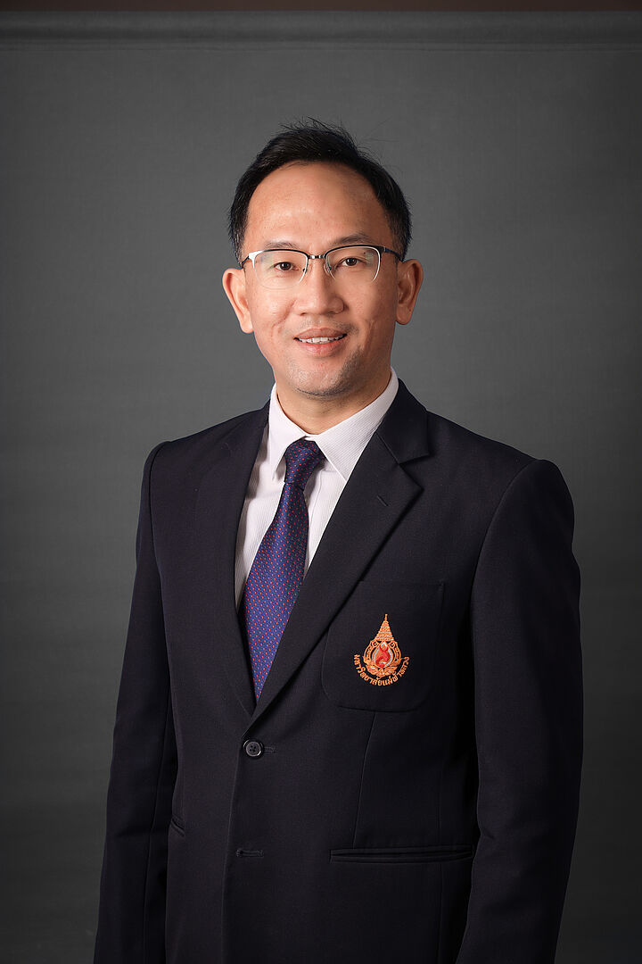 Dr.Panom Winyayong