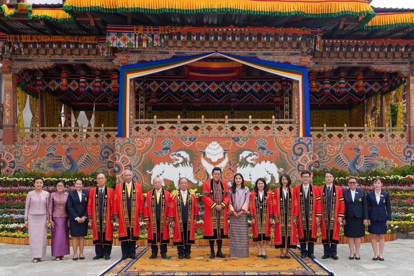MFU Humbly Presents Honorary Doctorate Upon His Majesty The King Jigme Khesar Namgyel Wangchuck